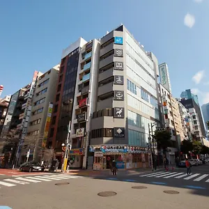 カプセルホテル Rembrandt & Shimbashi - Caters To Men, 東京都